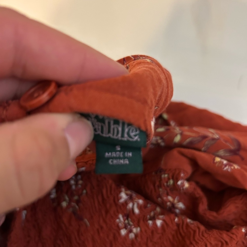 Target blouse worn once - Picture 3 of 3